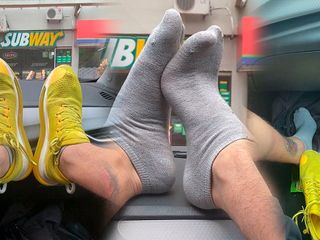 Tomas Styl: Annusa i miei piedi puzzolenti sudati