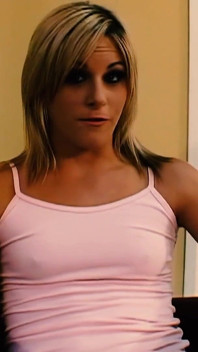 Courtney Simpson tryska podczas seksu
