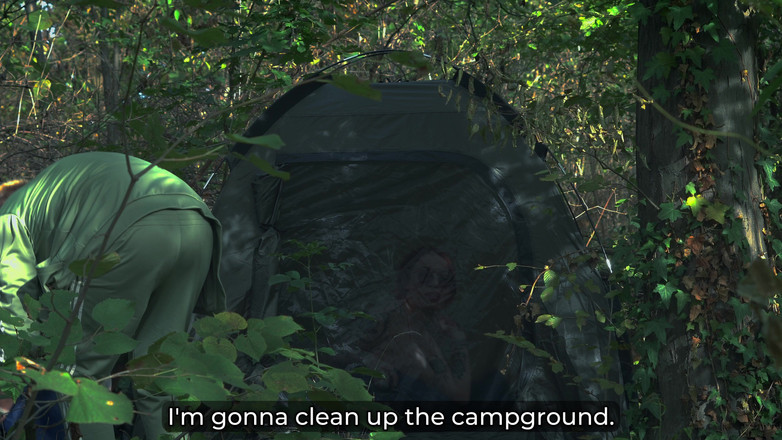 Toma Mur: 継母のシェアテントでの秘密のマスターベーションがタブーに変わるセックス!