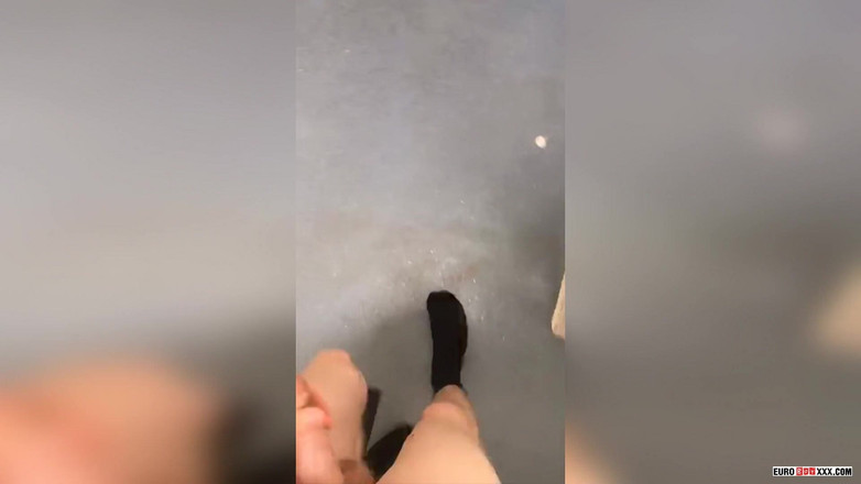 Euro boy xxx: Gym Twink trong phòng nghỉ