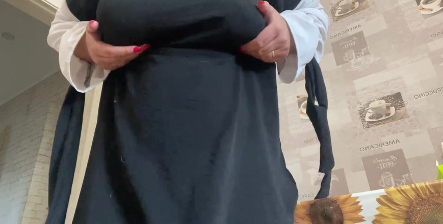 Lux Eva: Con đĩ Ma-rốc nóng bỏng đội khăn trùm đầu