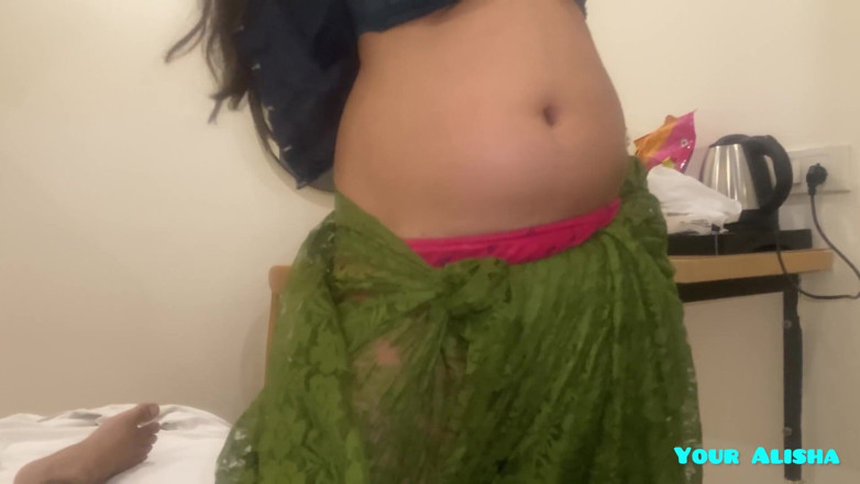 Your Alisha: Pembantu rumah memberikan blowjob yang bagus dan mengambil batang dalam...