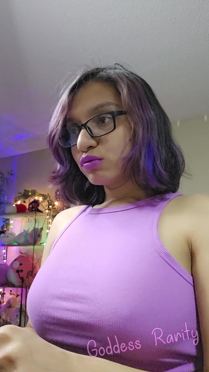 Goddess Rarity: Рідкість богині відволікається на потік