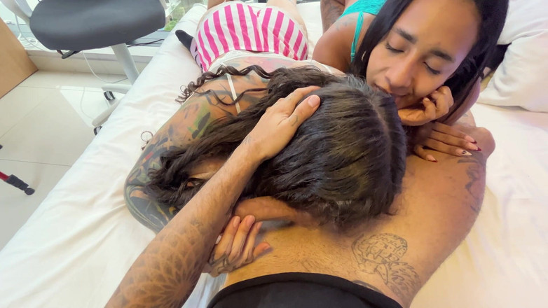 Leyne Rodriguez: Fiesta si fiesta si cewek sange yang lagi asik ngendum...