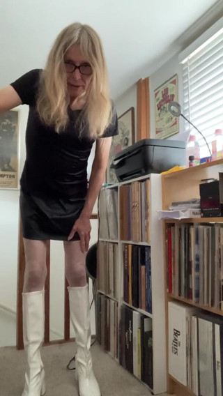 Patti Easter: 음란한 패티 소개