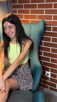 Voisin, peux-tu me baiser ? J’ai déjà 18 ans !