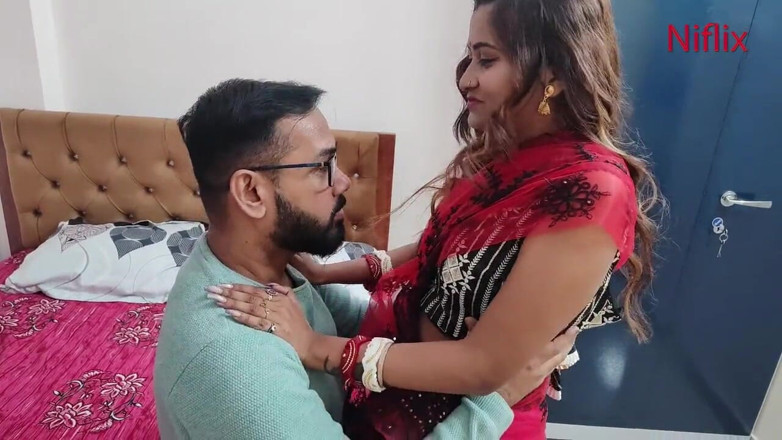 Anjalisingh_sexy: Un uomo ha scopato hardcore la moglie appena sposata invece...