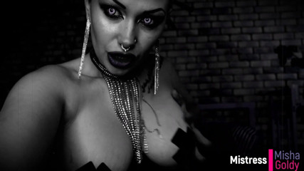 Goddess Misha Goldy: Pemujaan toket sensual iblis JOI