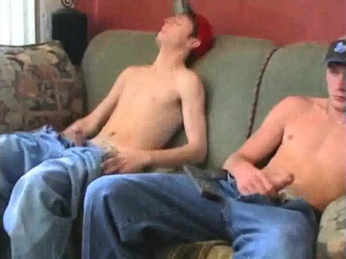 Young straight boy masturbation: Wanita Scally yang seksi melancap lurus