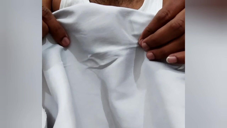 Satin And Silky: Satin Silk Handjob Porr - Satin silke vit kostym gnugga på...