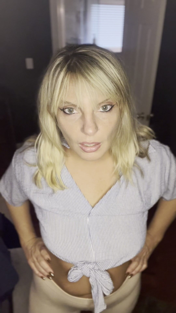 Whitneylane: Macocha konna znajduje pasierba węszącego spodnie konne