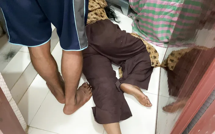 SAFI TV: I Saw My Stepaunty Rest Alone in the Kitchen, I...