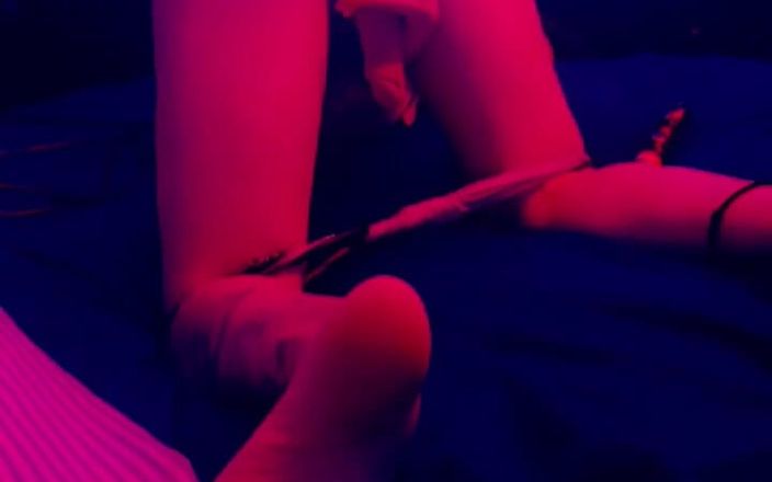 Chikgotadik: Big Girlcock and Gaping Pussy