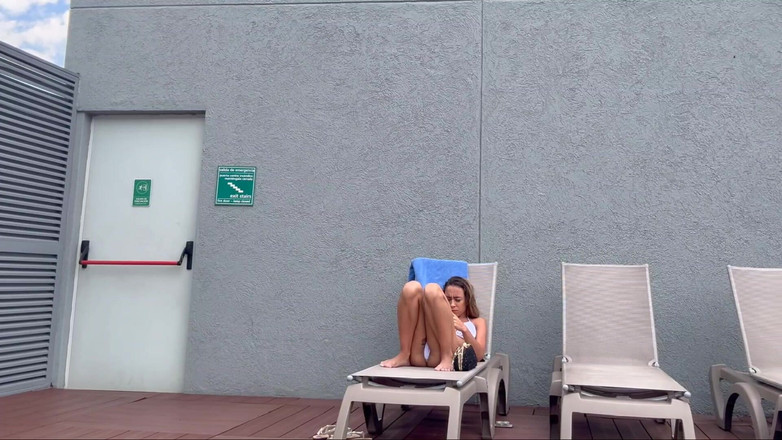 Priscila Belini: Ich habe meinen berühmten Nachbarn beim Sonnenbaden in Zahnfil aufgenommen