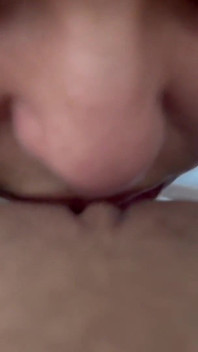 Miluji se s ní svým jazykem: POV v posteli s mojí přítelkyní, pomalé, intimní a lahodné