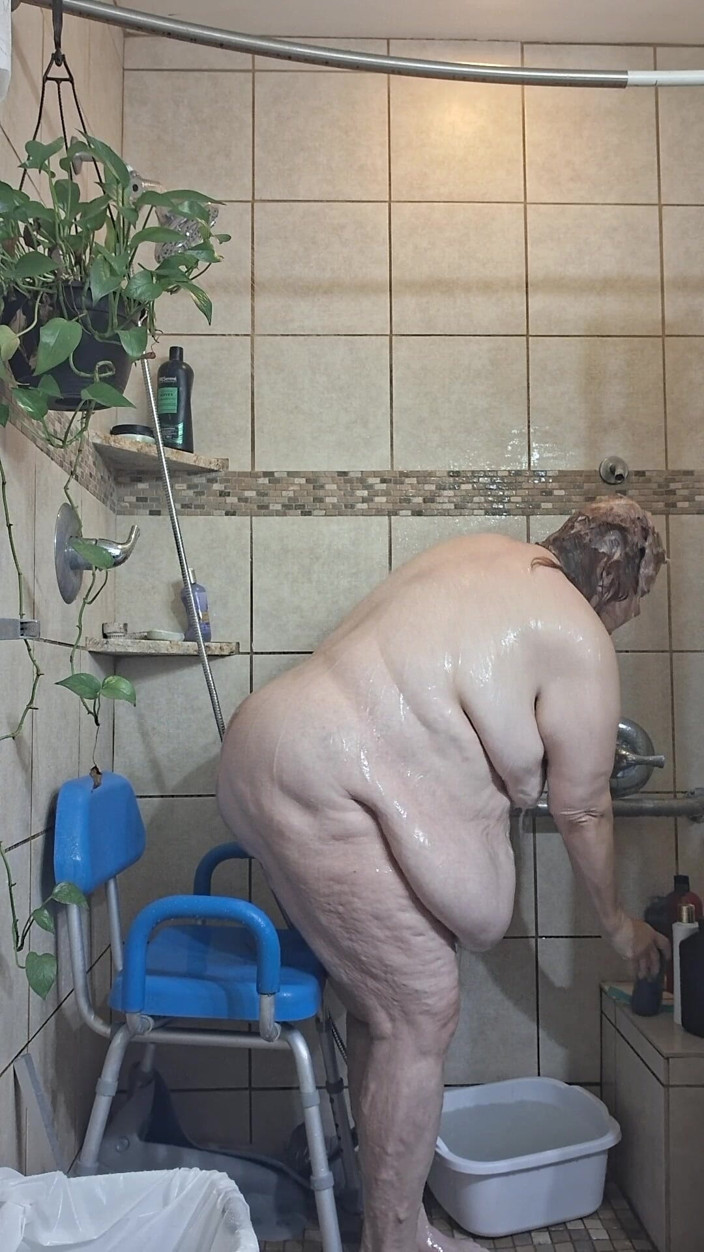 BBW nurse Vicki adventures with friends: Y Tá Xinh Đẹp Vicki to Lớn Đổ Mồ Hôi Và Phải Đi...