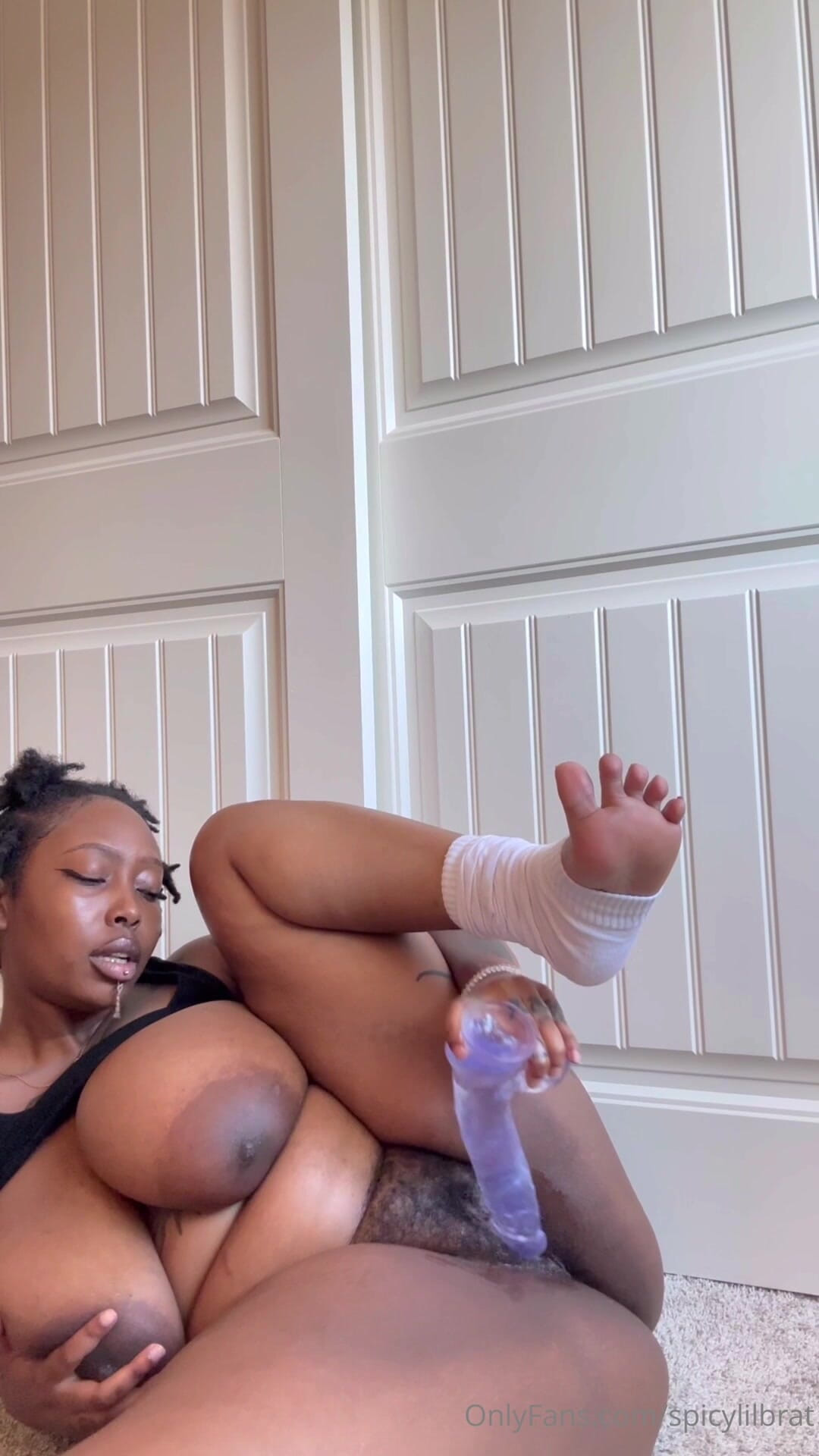 Ebony Bitch Is Addicted to Fantasizing About Being Fucked