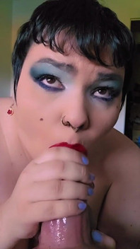 MILF Sucks a Realcock Dildo