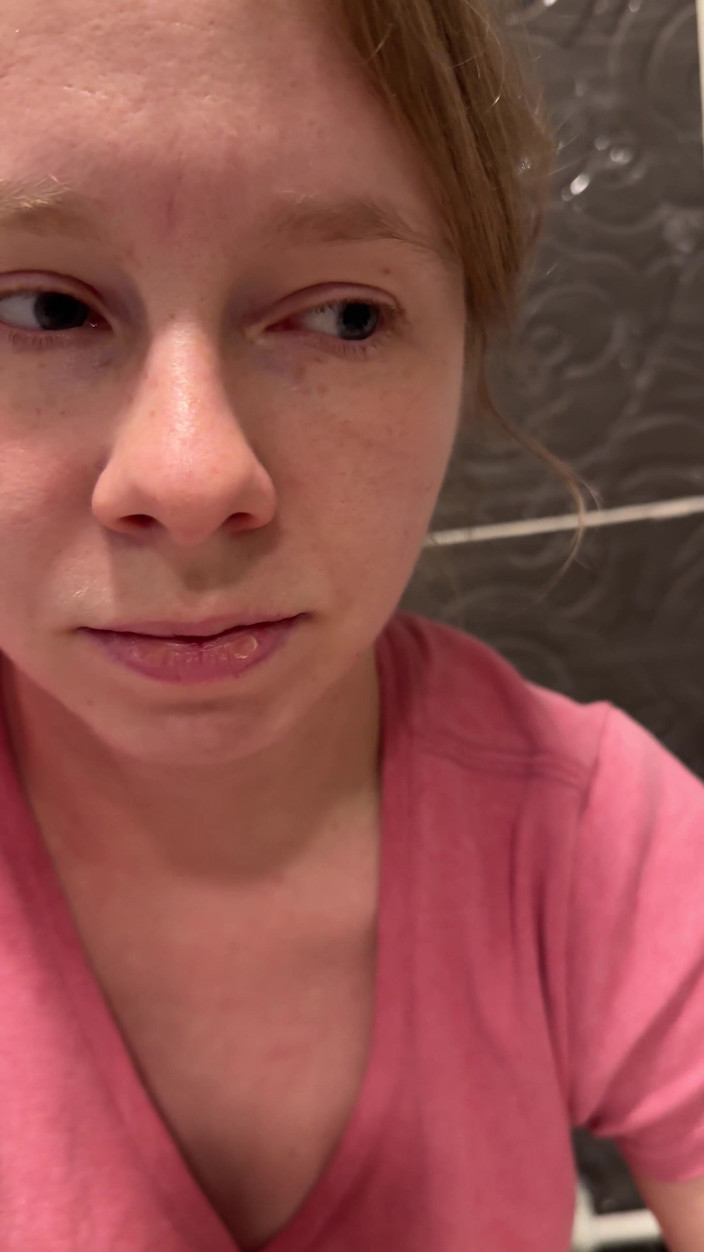 SweetLucy96: I Went to the Bathroom to Pee