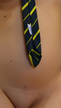 Üniversiteli kız sammi tye ile striptiz yapıyor