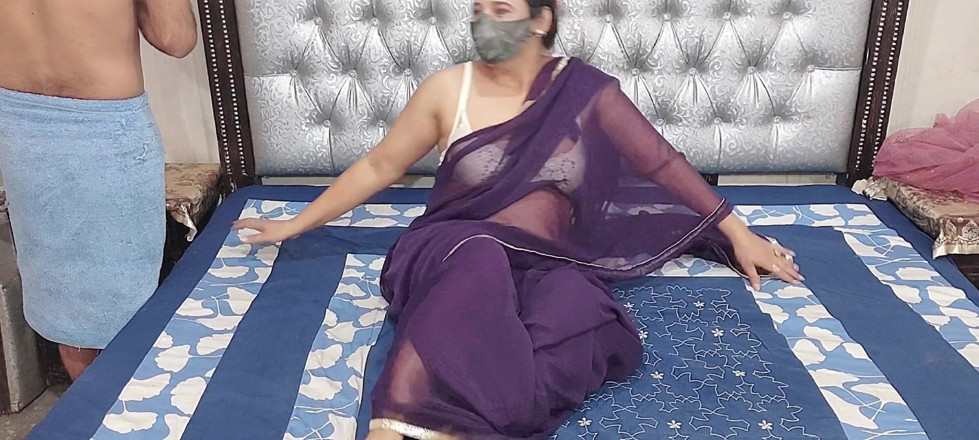 Pakistani CoupleX: Un mari entre dans la chambre après avoir pris un...