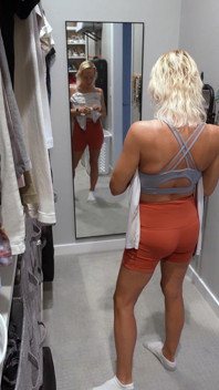 Oglądaj mnie podczas zmiany - Moda Fetysz E27 - MILF Stella