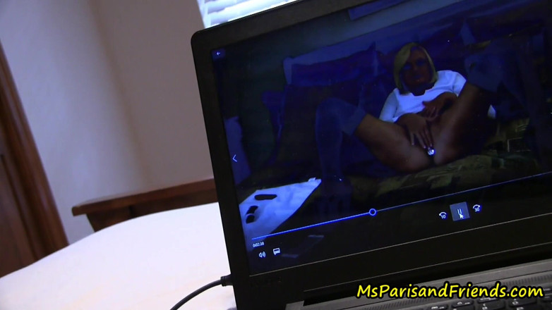 Ms Paris and Friends: Macecha nevlastní syn nepotřebuje masturbaci