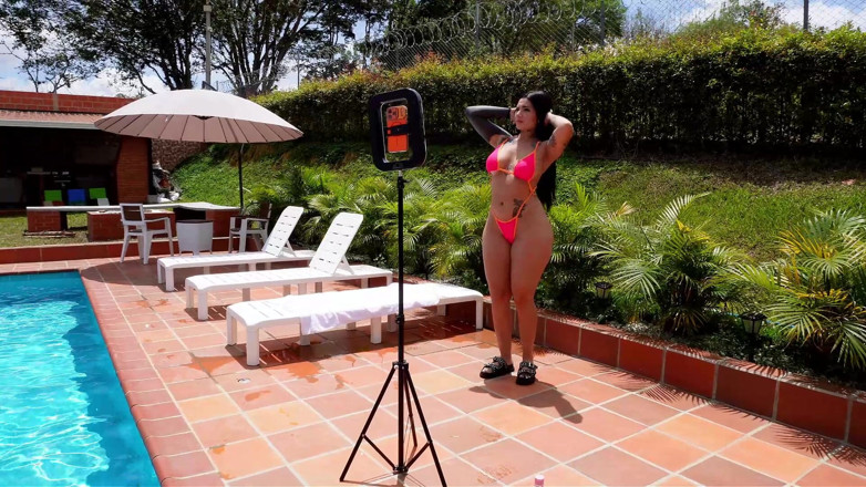 LustHub: I Meet a Beautiful Big Ass Girl in a Hotel...