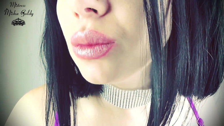 Goddess Misha Goldy: 我嘴里的热水果 ASMR