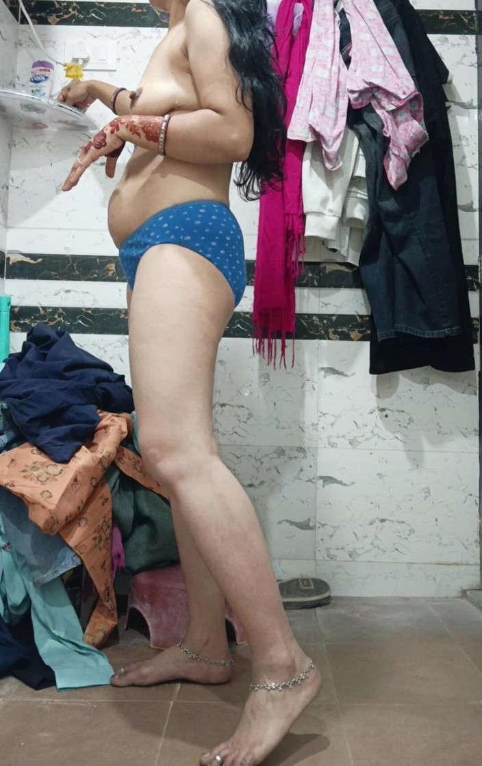 Priyahot77: Priya bhabi ранкове гаряче шоу з великою дупою