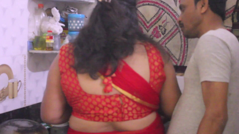 Indian porno creator: Indische eigengemaakte neukpartij Sasur en Bahu hete seks - Hindi-audio