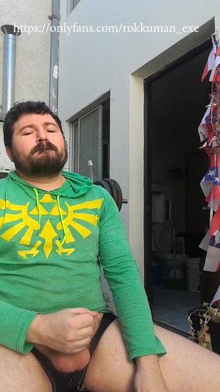 Rokkuman: Дрочити у дворі