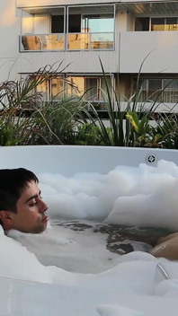 Heißer sex im whirlpool mit Lynn Scream
