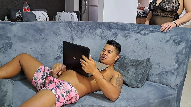 PalmasRecordsDana: 제가 자위하고 있을 때 의붓여동생이 도착했습니다