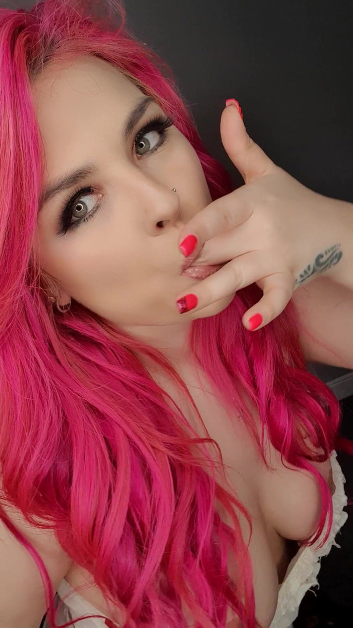 Mandy Foxxx: Devote piratenschlampe verzweifelt, ihrem kapitän zu dienen