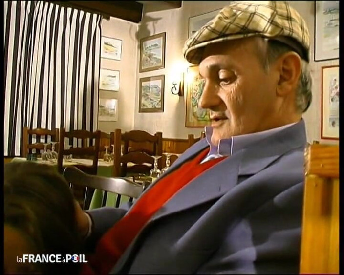 French Family Secrets: Цілуй, щоб тебе не звільнили