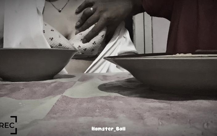 Hamster_Ball: Дрочка руками в ресторані noodle з подругою tinder, на відкритому повітрі!!
