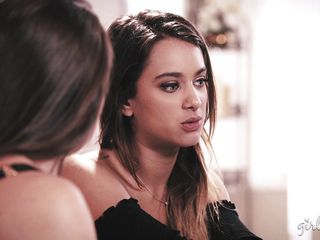 Girlsway: Girlsway - jefa lesbiana Abigailmac a Uma Jolie - eres despedido