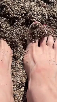 Para los amantes de las piernas, juego en la arena
