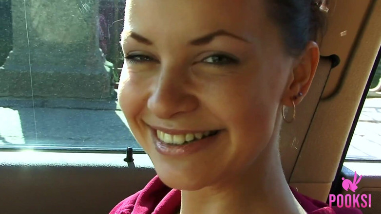 Pooksi: La studentessa affamata di cazzo vika succhia e cavalca il...