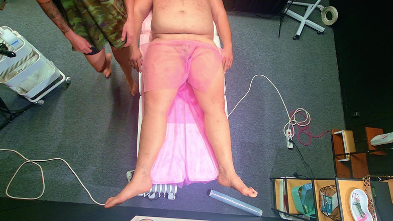 LuTosT: Er fiel vom massagebett, happy end massage für einen fetten...