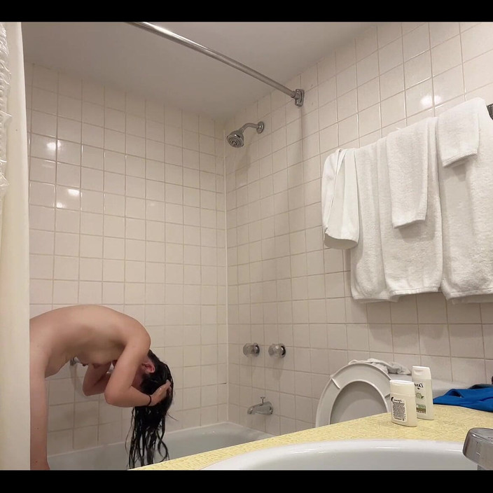 sweethanajapanese: Naked Sexy Girl in Bathroom