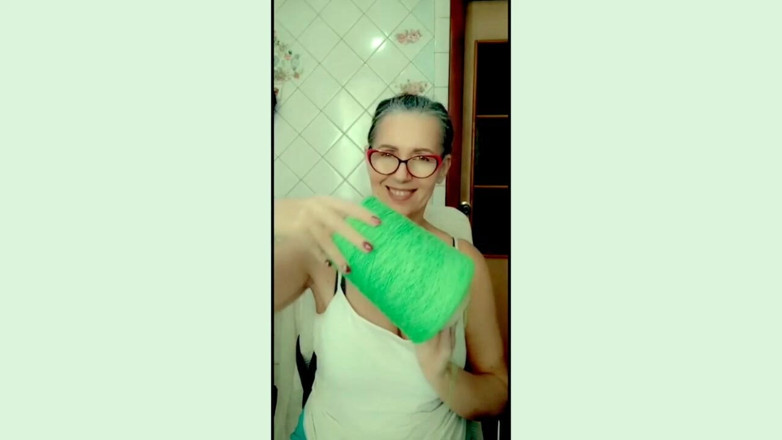 Lukerya: Lukerya. Cuando me siento triste de corazón, me tejo ropa...