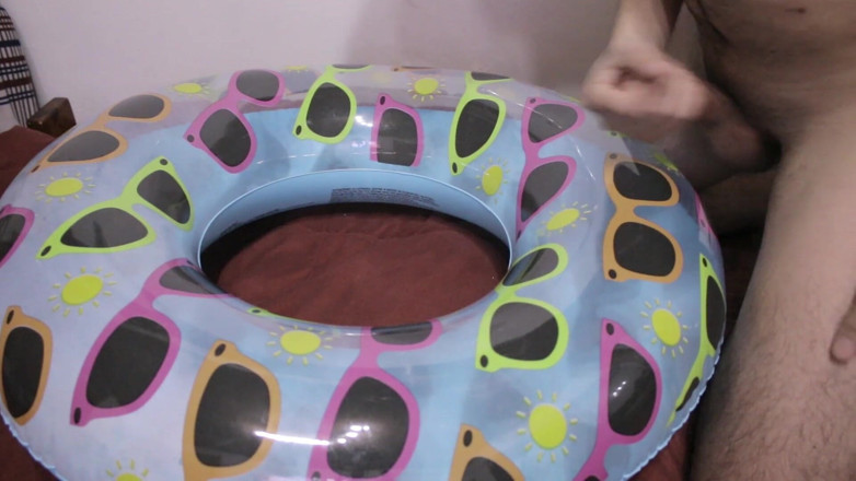 Inflatable Lovers: Leker med en sval simning