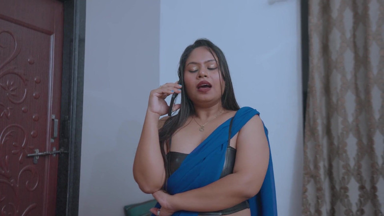 Next short: Indisk het Beutyfull Desi Girl för Saree bjuder in pojkvän...