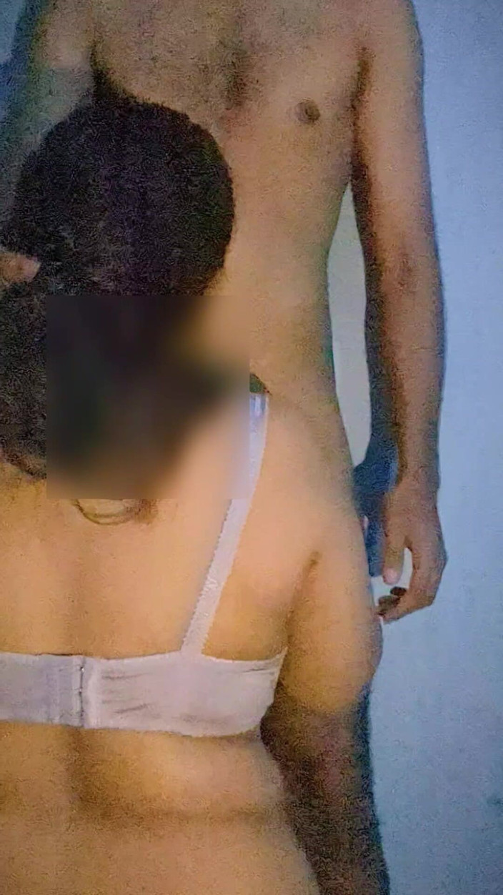 Creamy pussy: Macecha šuká, kouří a pak šuká