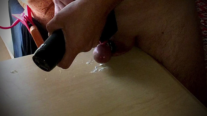 Masturbation with a Hair Tie and a Vibrator Until Cum! (White Ukrainian Dick) Masturbation with a Hair Tie and a Vibrator Until Cum! (White Ukrainian Dick)