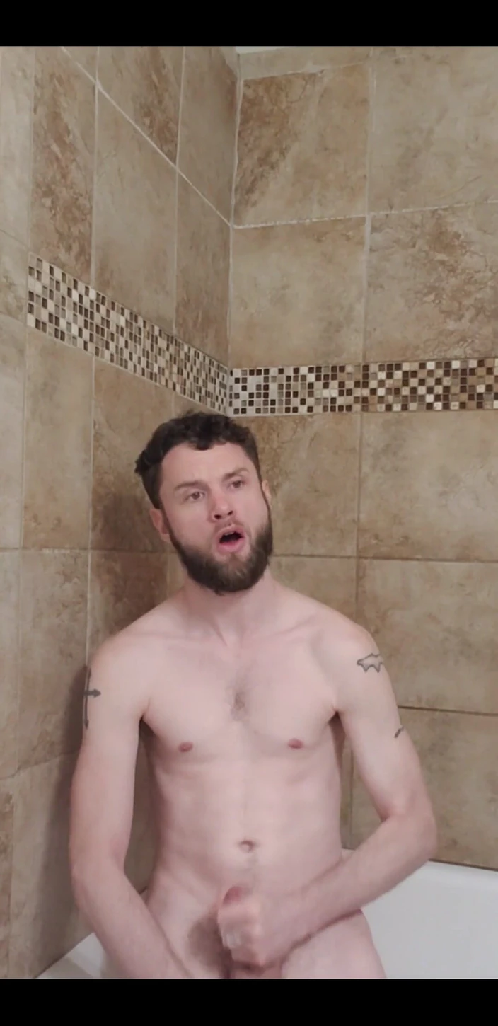 TalenJames: Jacking off e Cumming no Novo Banheiro.