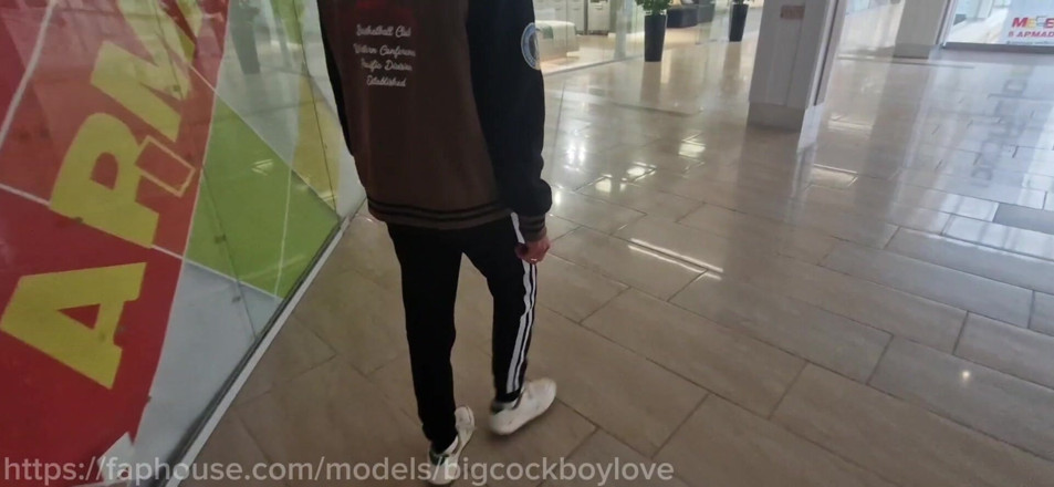 Big cock boy love: Guys Came on the Highway by Jerking off