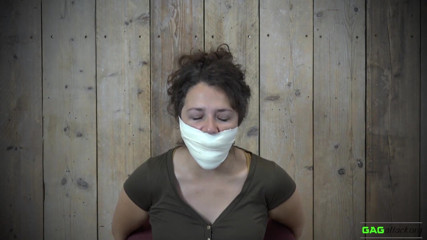 Gag Attack: Julia - mikro-schaum-klebeband würgen